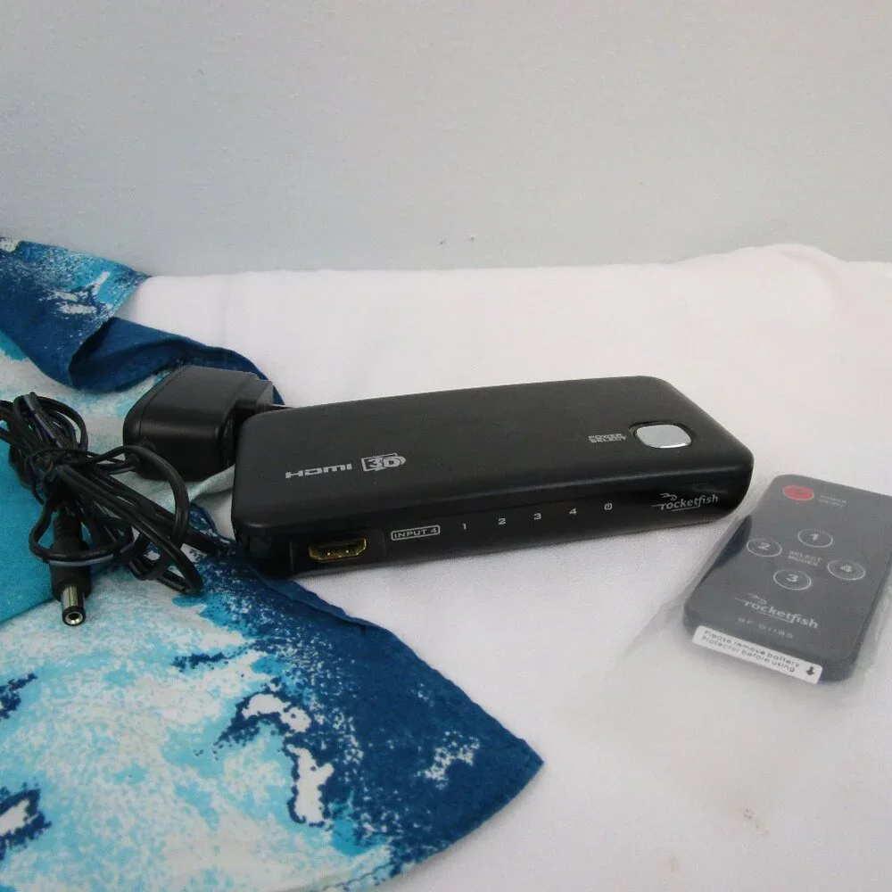 Rocketfish RF-G1185 4-Port HDMI Selector